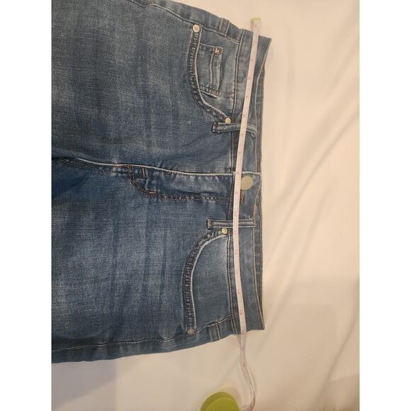 SEVEN7 Womens Weekend Bermuda shorts. Size 8 - Picture 6 of 6